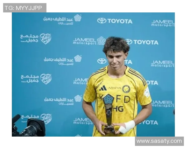 足球天才菲利克斯专属手机壳设计亮相展现个性与魅力