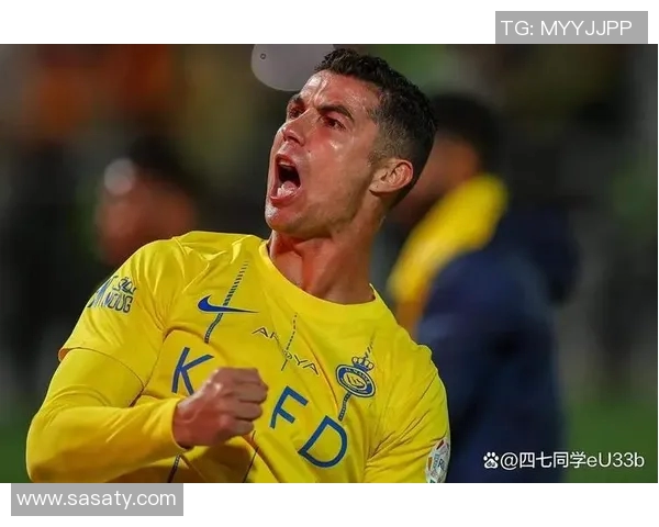 当红足球巨星惨遭网友恶搞引发球迷热议与欢乐调侃